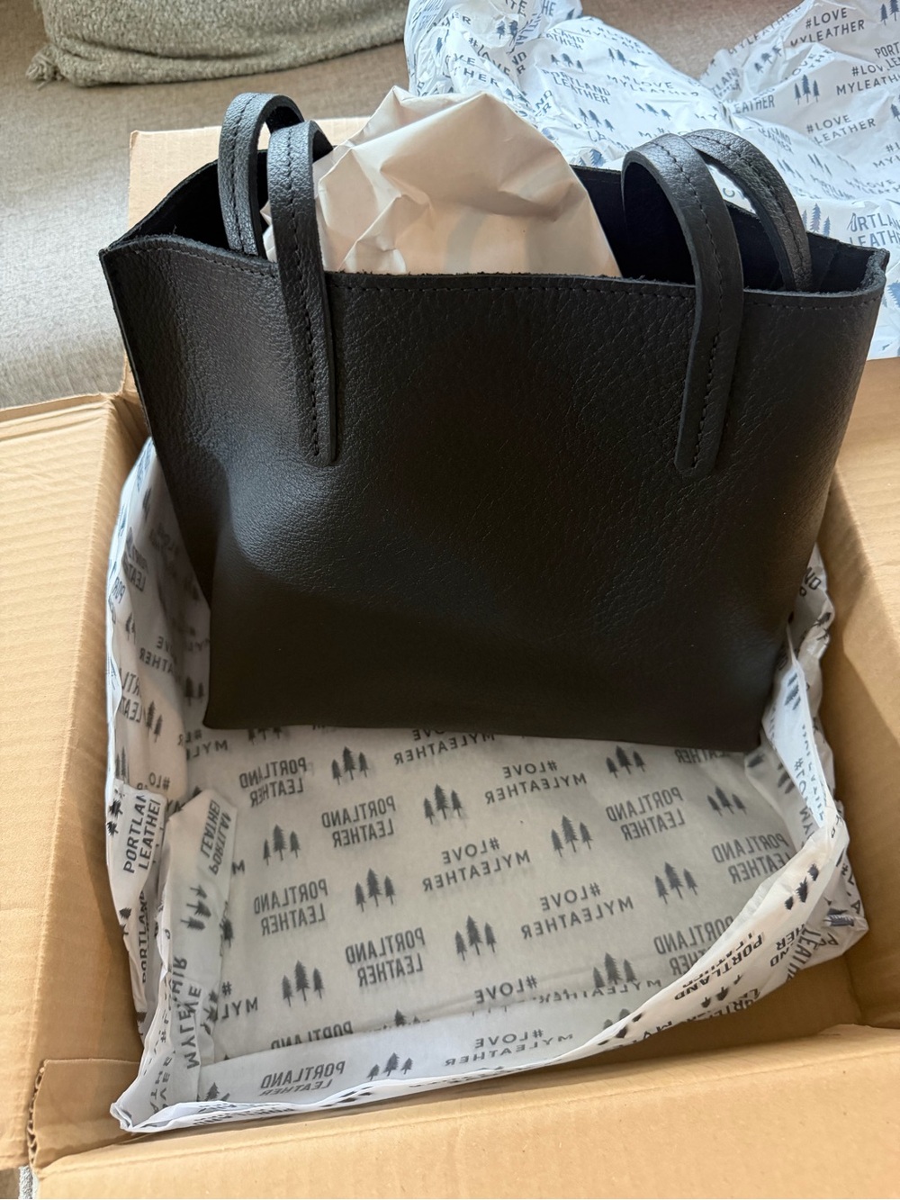 Portland Leather Medium August Tote Bag - Pebbled Black